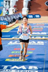 BIB: 220, 5206
                            <button type="button" onclick="openModal(22749739)" class="btn btn-primary btn-sm float-right btn-popup" data-toggle="modal" data-target=".modal-high-quality">
                        <i class="fas fa-shopping-cart"></i> Add to Cart
                    </button>
                                            <button type="button" onclick="isThisMe(22749739, true)" class="btn btn-success btn-sm float-right btn-popup btn-isme hidden" data-toggle="tooltip" data-placement="bottom" title="นี่คือรูปของคุณใช่ไหม คลิกที่นี่เพื่อเอาเข้าอัลบั้ม">
                        <i class="fas fa-plus"></i> Add to album
                    </button>
                    <button type="button" onclick="isThisMe(22749739, false)" class="btn btn-warning btn-sm float-right btn-popup btn-isnotme hidden">
                        <i class="fas fa-ban"></i> Remove from album
                    </button>